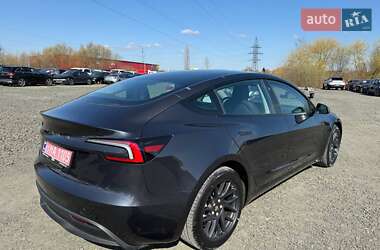 Седан Tesla Model 3 2024 в 