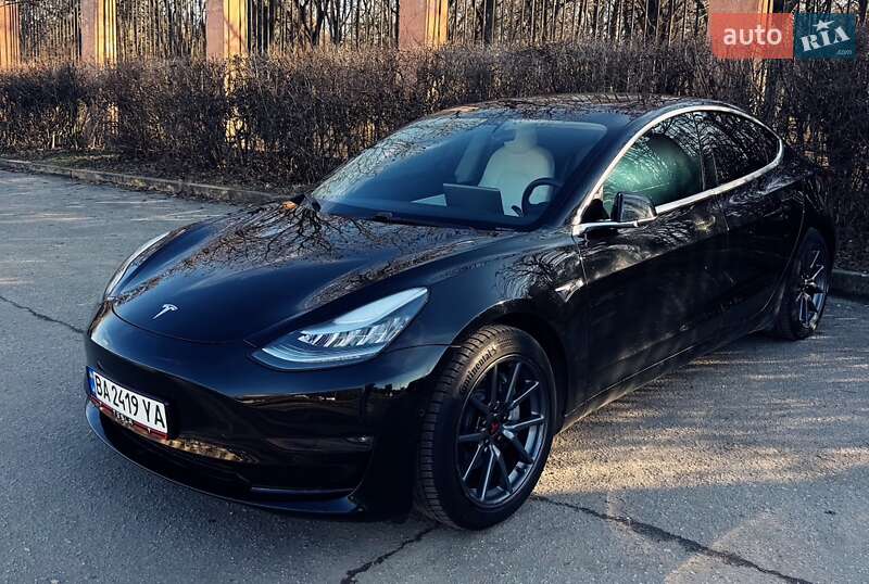 Tesla Model 3 2020