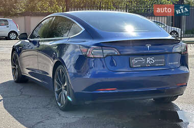 Седан Tesla Model 3 2019 в 