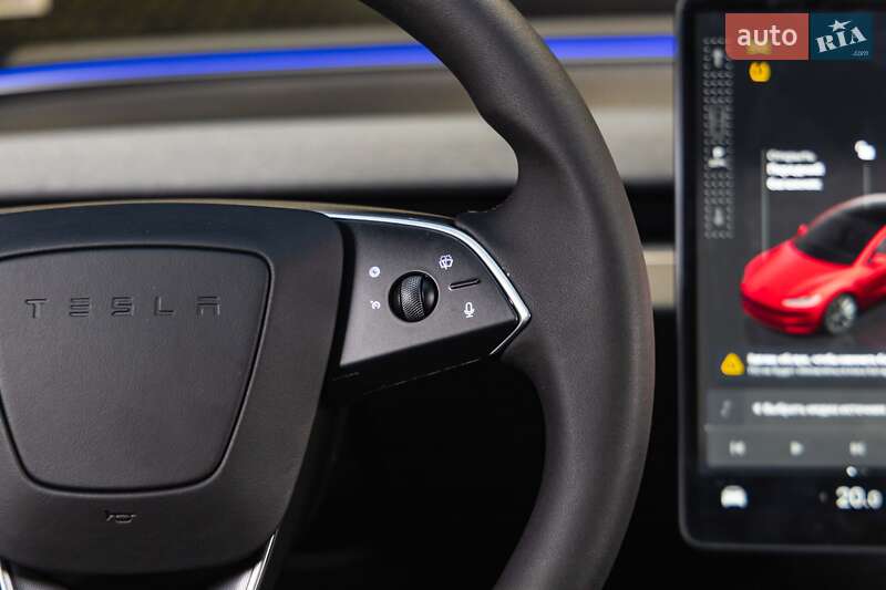Седан Tesla Model 3 2024 в Луцьку