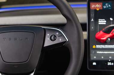 Седан Tesla Model 3 2024 в 
