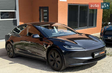 Седан Tesla Model 3 2024 в Ивано-Франковске