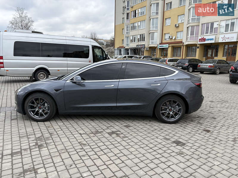 Седан Tesla Model 3 2019 в Коломые