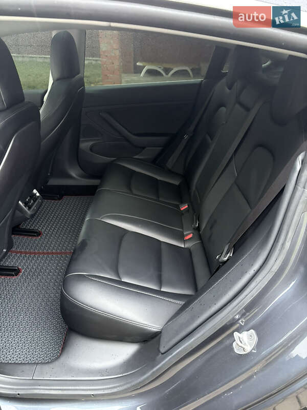 Седан Tesla Model 3 2019 в Коломые