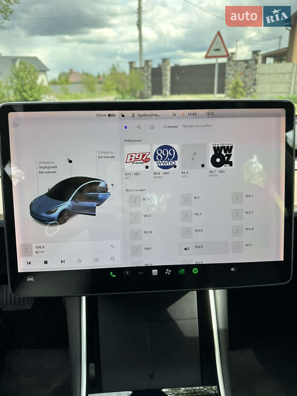 Седан Tesla Model 3 2020 в Житомире