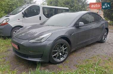 Седан Tesla Model 3 2021 в Шепетівці