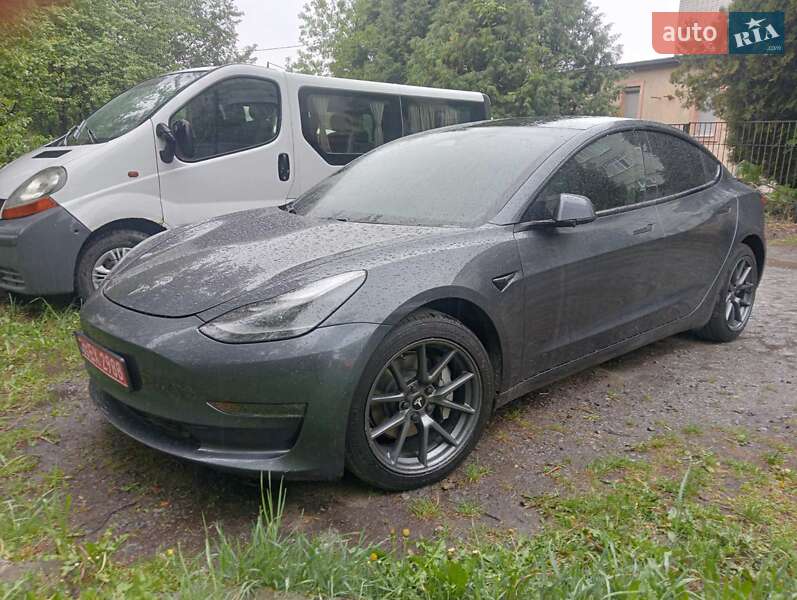 Tesla Model 3 2021