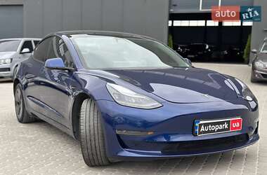 Седан Tesla Model 3 2023 в 
