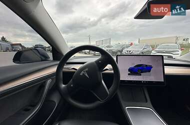Седан Tesla Model 3 2023 в 