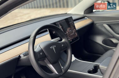 Седан Tesla Model 3 2019 в Виннице
