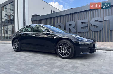 Седан Tesla Model 3 2019 в Виннице