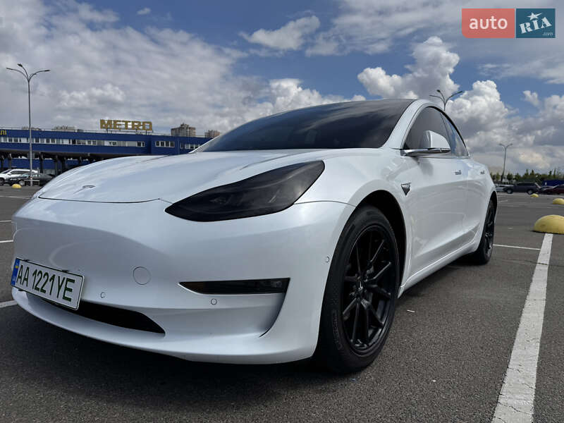 Седан Tesla Model 3 2019 в Києві