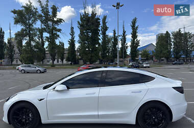 Седан Tesla Model 3 2019 в Києві