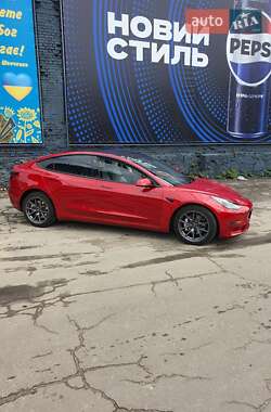 Седан Tesla Model 3 2021 в Києві