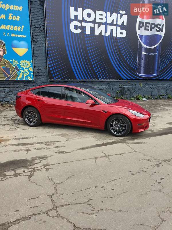 Tesla Model 3 2021