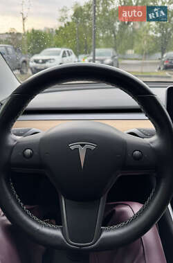 Седан Tesla Model 3 2020 в 