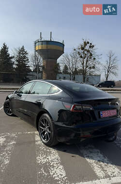 Седан Tesla Model 3 2020 в 
