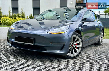 Седан Tesla Model 3 2022 в Луцке