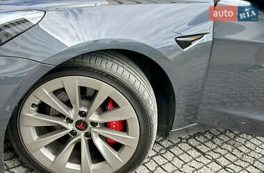 Седан Tesla Model 3 2022 в 