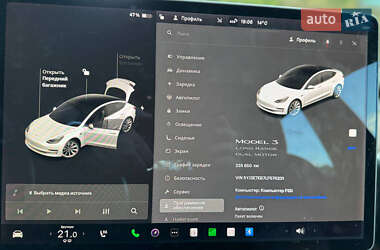 Седан Tesla Model 3 2020 в 