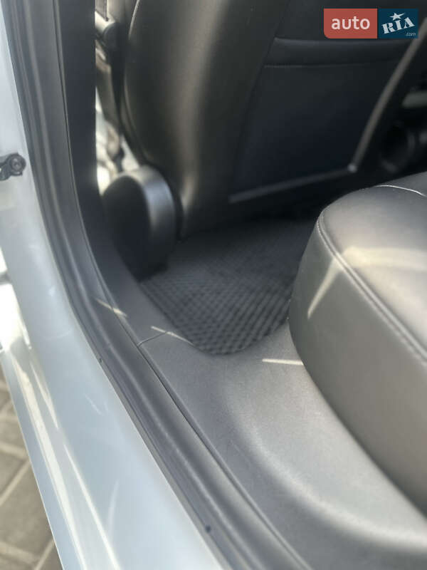 Седан Tesla Model 3 2020 в Кропивницькому фото 14 Седан Tesla Model 3 2020 в Кропивницькому