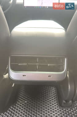 Седан Tesla Model 3 2020 в 