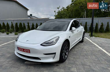 Седан Tesla Model 3 2020 в 