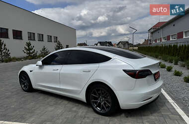 Седан Tesla Model 3 2020 в 