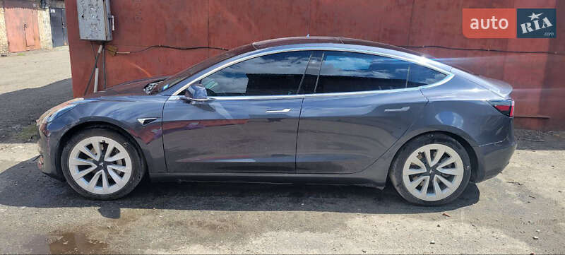 Седан Tesla Model 3 2018 в Києві
