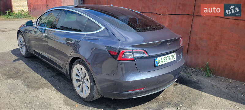 Седан Tesla Model 3 2018 в Києві