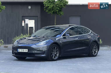 Седан Tesla Model 3 2019 в Івано-Франківську