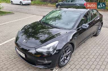 Седан Tesla Model 3 2021 в 