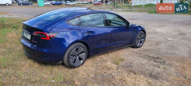 Седан Tesla Model 3 2023 в Киеве