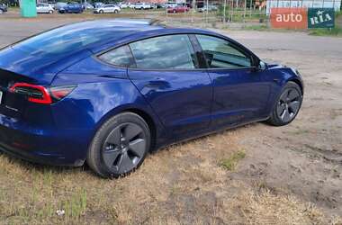 Седан Tesla Model 3 2023 в 
