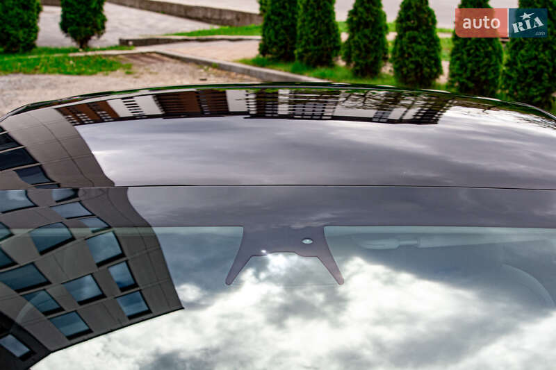 Седан Tesla Model 3 2022 в Львове