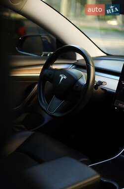Седан Tesla Model 3 2019 в 