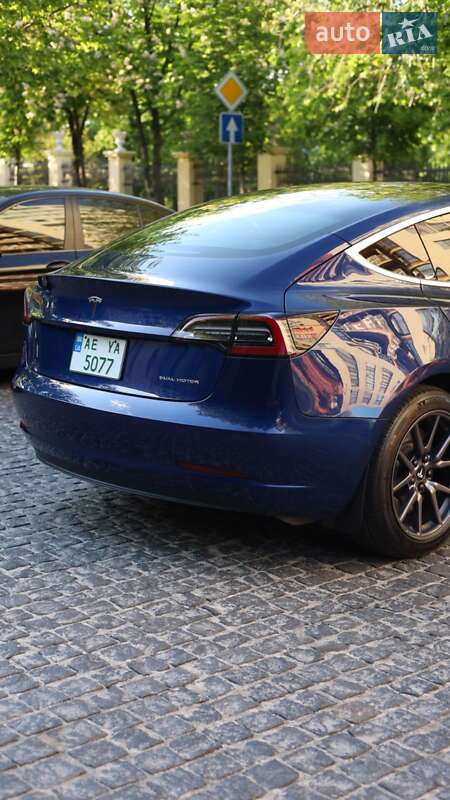Седан Tesla Model 3 2019 в Дніпрі