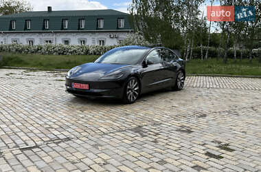 Седан Tesla Model 3 2024 в 