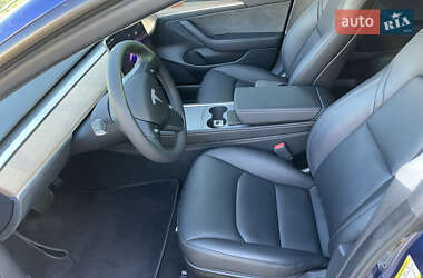 Седан Tesla Model 3 2023 в 
