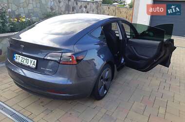 Седан Tesla Model 3 2020 в 