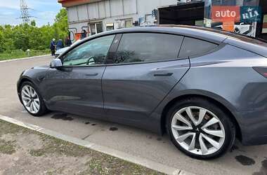 Седан Tesla Model 3 2020 в 
