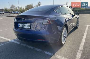 Седан Tesla Model 3 2022 в 