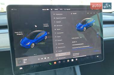 Седан Tesla Model 3 2022 в 