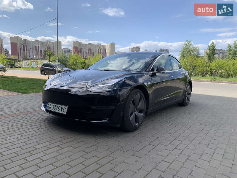 Седан Tesla Model 3 2019 в 