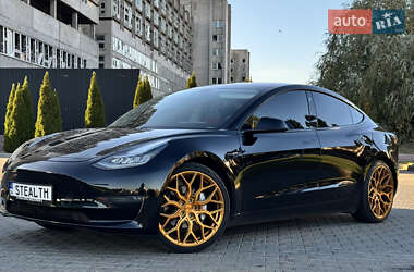 Седан Tesla Model 3 2018 в Черкассах