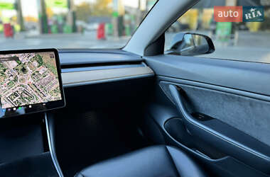 Седан Tesla Model 3 2018 в 