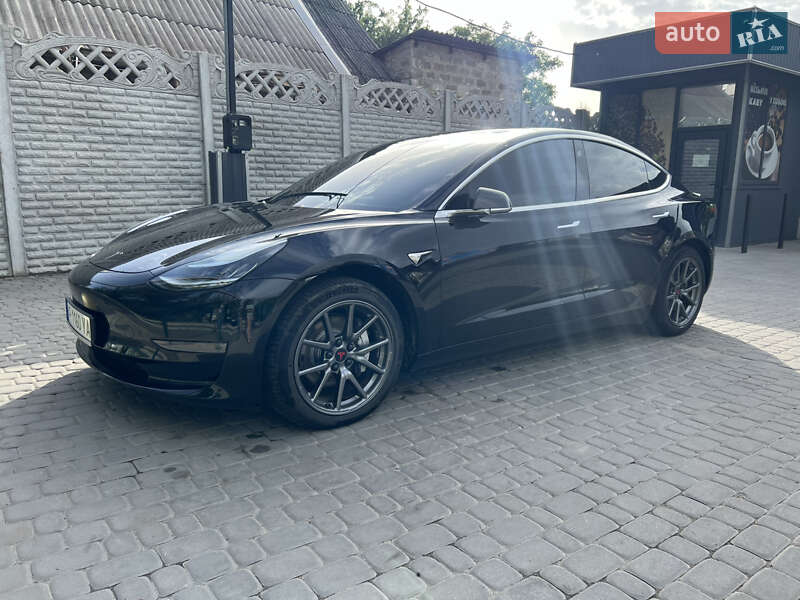 Седан Tesla Model 3 2019 в Запорожье