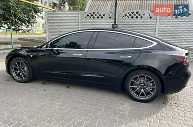 Седан Tesla Model 3 2019 в 