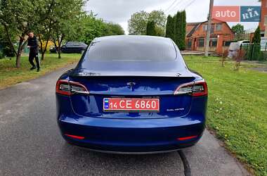 Седан Tesla Model 3 2020 в 