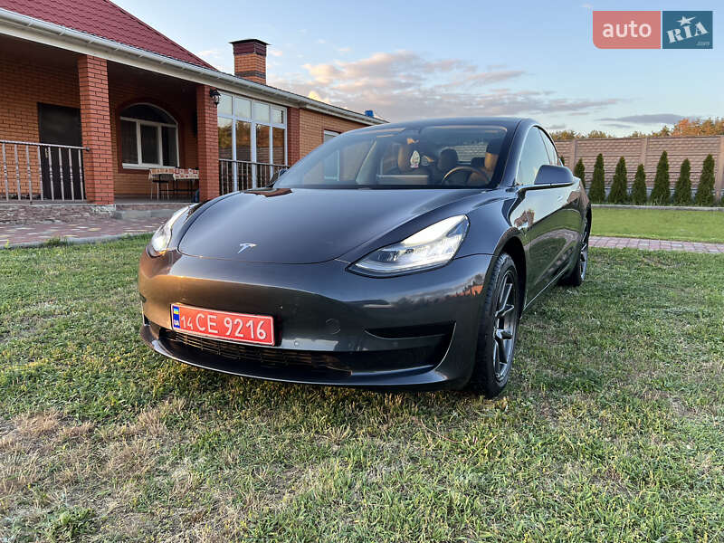 Tesla Model 3 2019